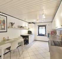 Fachwerkhaus mit Gartennutzung, Balkon und Garage - Adenbüttel