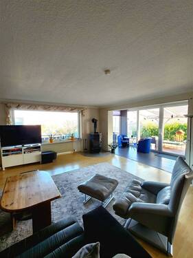 Wohnen/Wintergarten - 8 Zimmer Einfamilienhaus zum Kaufen in Sinsheim