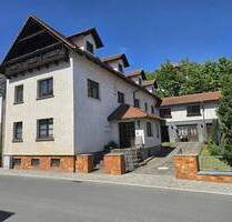 (A1572) geräumiges Mehrfamilienhaus am Hermsdorfer Kreuz - Reichenbach