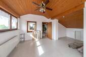 Zimmer HW oben - 