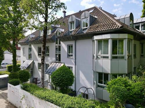Außensicht - 3 Zimmer Mehrfamilienhaus, Wohnhaus zum Kaufen in München