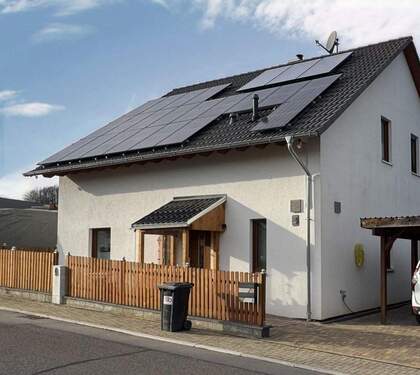 Straßenansicht - 5 Zimmer Einfamilienhaus in Leubsdorf