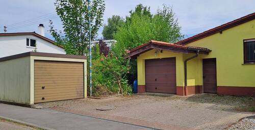 Ansicht Garagen - Einfamilienhaus mit 166,00 m² in Sinsheim zum Kaufen