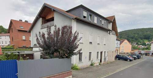 Ansicht von Sauerstraße aus - Wieder verfügbar: Mehrfamilienhaus mit Entwicklungspotenzial in zentraler Lage von Bad Orb