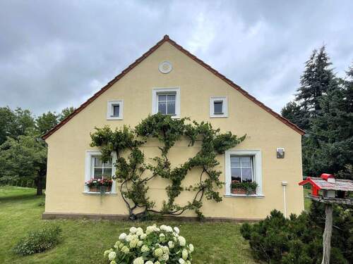 Hausansicht - Charmantes Bauernhaus mit großem Garten und vielseitigen Nutzungsmöglichkeiten