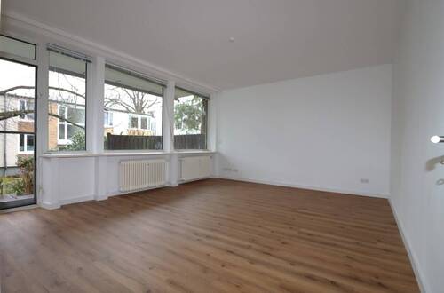 Wohnzimmer. - 2 Zimmer Etagenwohnung zur Miete in Hamburg