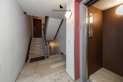 Aufzug - 4 Zimmer Etagenwohnung in Gerlingen