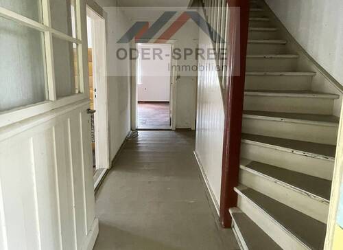 Flur und Treppe - Bauernhaus, Landhaus mit 95,00 m&sup2; in Jacobsdorf zum Kaufen