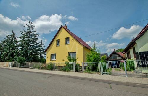 Hausfront - Einfamilienhaus mit 141,00 m&sup2; in Arnstadt zum Kaufen