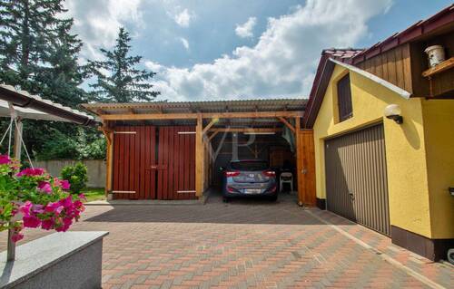 Garage + Carport - 