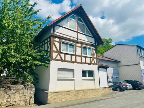 Ansicht - 1 Zimmer Mehrfamilienhaus, Wohnhaus zum Kaufen in Solms