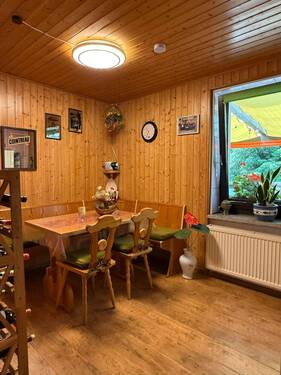 Weinstube oder Arbeitszimmer - 