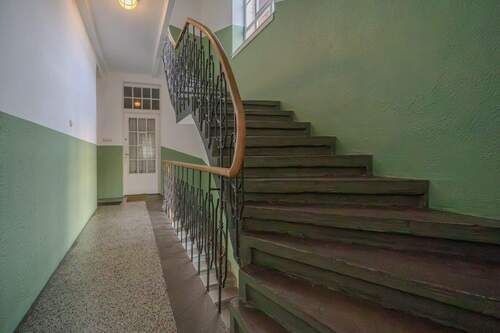 Treppenhaus - 2 Zimmer Etagenwohnung zum Kaufen in Mannheim