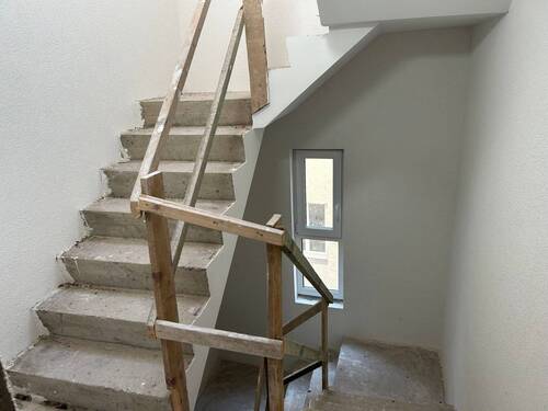 Treppenhaus - Mehrfamilienhaus, Wohnhaus mit 107,00 m&sup2; in Blomberg zum Kaufen