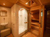 Badezimmer mit Sauna - 
