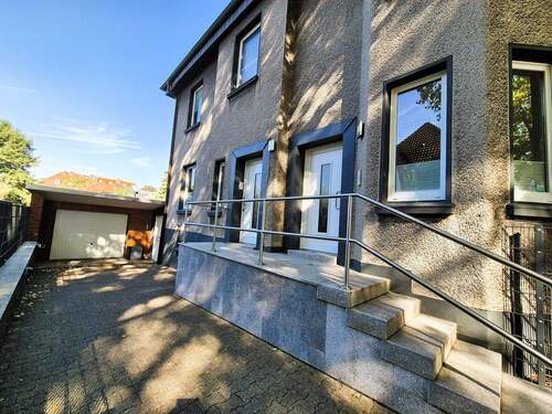 Eingänge, Garage - Mehrfamilienhaus, Wohnhaus mit 199,10 m² in Gelsenkirchen zum Kaufen
