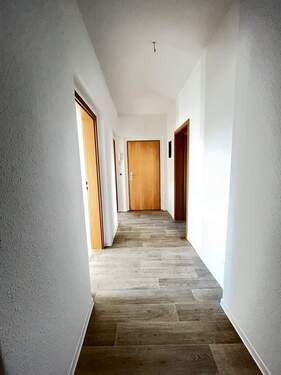 Flurbereich - 4 Zimmer Etagenwohnung zur Miete in Großräschen
