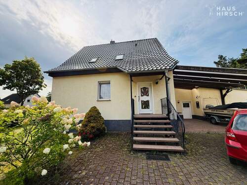 Eingang EFH und Carport - 8 Zimmer Gewerbeobjekt (Büro, Produktion, Verkauf) in Wusterwitz