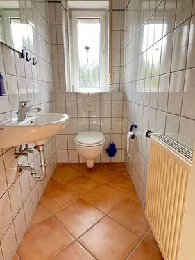 Gäste WC - 6 Zimmer Mehrfamilienhaus, Wohnhaus in Norden