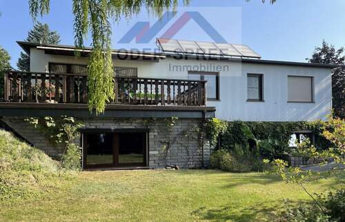 Rückansicht mit Terrasse - 