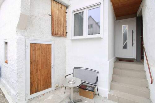 Hofansicht - 5 Zimmer Einfamilienhaus zum Kaufen in Bad Nauheim