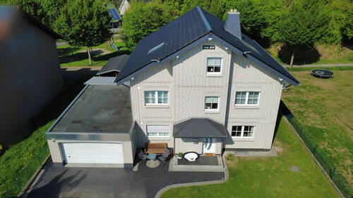 Luftbild - 9 Zimmer Einfamilienhaus in Steinheim