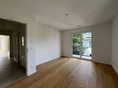 Schlafzimmer mit Balkon (Ansicht 2) - 