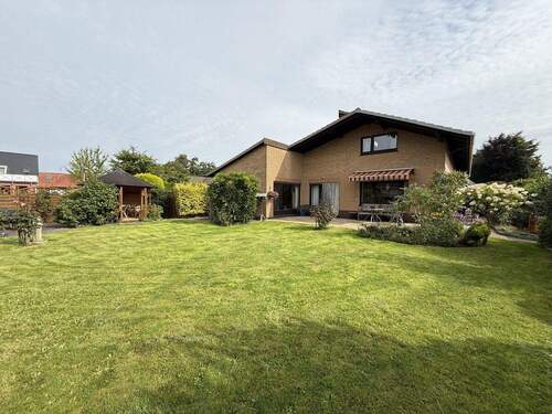 Rückansicht - Einfamilienhaus mit 180,00 m&sup2; in Varel zum Kaufen