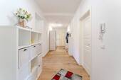 Diele - Etagenwohnung mit 73,00 m&sup2; in Berlin zum Kaufen