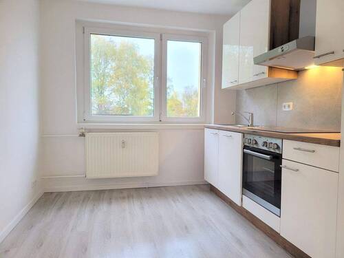Küche - jetzt gefliest - 3 Zimmer Etagenwohnung in Strausberg
