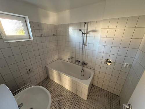 Badezimmer - 2 Zimmer Etagenwohnung in Wolfsburg