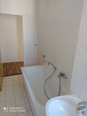 Bad - Mehrfamilienhaus in Bad Lausick für Investoren in guter Wohnlage