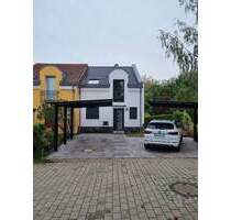 Elegantes Reihenendhaus mit 4 Zimmern und 2 Carports - Hoppegarten Hönow