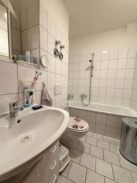 Baumerstraße/ Badezimmer - 