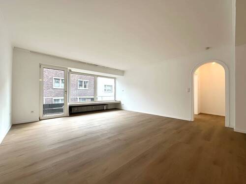 Wohnzimmer - 3 Zimmer Etagenwohnung zum Kaufen in Duisburg