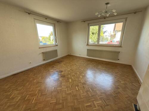 Wohnzimmer - Einfamilienhaus mit 100,00 m² in Rottweil zum Kaufen