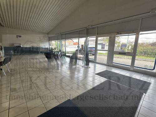 Blick in die Verkaufshalle - Halle in Düren zum Kaufen