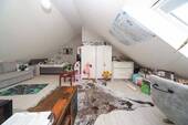 Zimmer im Spitzboden - 