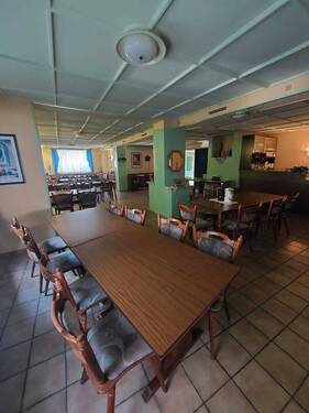 Gastraum mit Theke - 