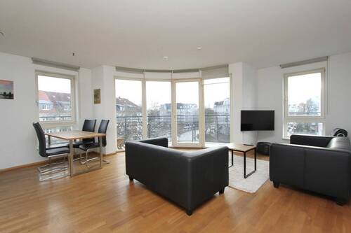 Wohnzimmer - 2 Zimmer Etagenwohnung zur Miete in Hamburg