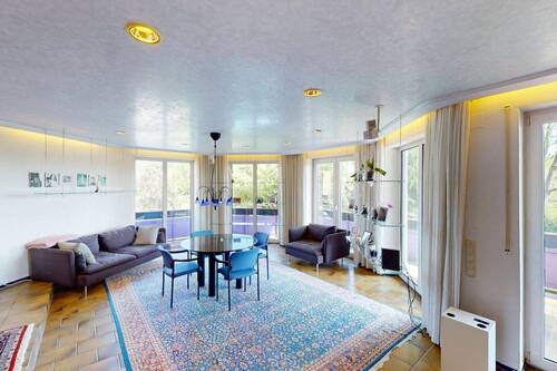 Wohnzimmer - 7 Zimmer Einfamilienhaus in Günzburg