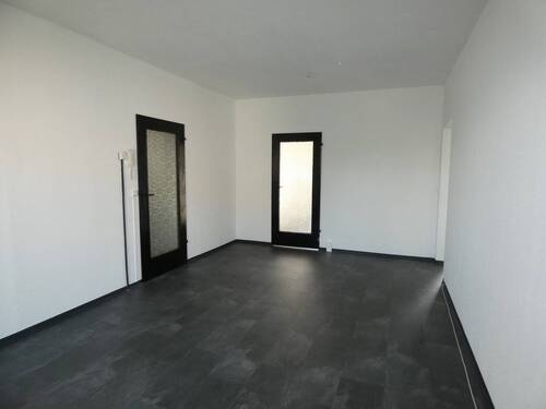 Wohnzimmer - Etagenwohnung mit 58,70 m&sup2; in Fraureuth zur Miete