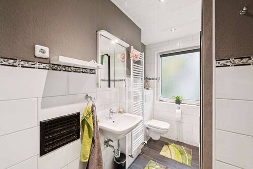 Modernes Tageslichtbad - 