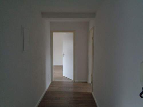 01 Flur - 2 Zimmer Etagenwohnung zur Miete in Plauen