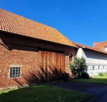 Modernisiertes Einfamilienhaus mit Gewerbe- oder Lagerfläche in Warburg-Dalheim