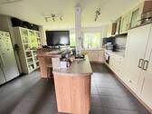 DG - Kochen mit EBK - 7 Zimmer Mehrfamilienhaus, Wohnhaus in Esens