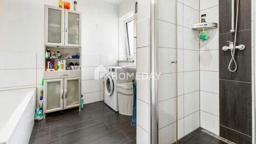 EG Badezimmer 1 - 1 Zimmer Mehrfamilienhaus, Wohnhaus in Wiesau