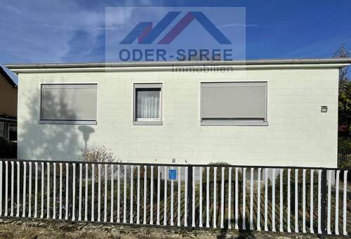 Hausansicht - 4 Zimmer Einfamilienhaus zum Kaufen in Fürstenwalde/Spree