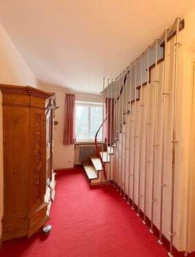 10 Flur EG + Treppe DG.JPG - 