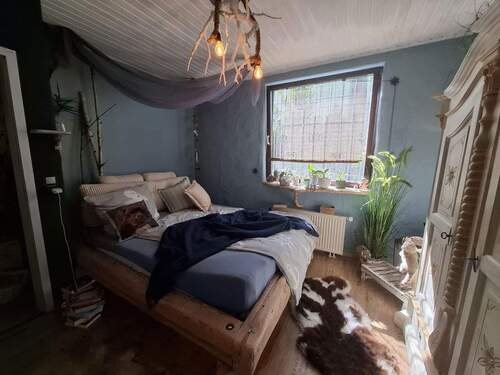 Schlafzimmer Souterrain - 8 Zimmer Mehrfamilienhaus, Wohnhaus in Fußgönheim